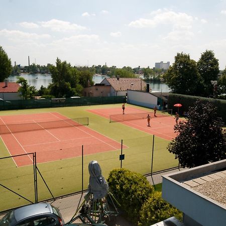 Hotel Senec Aqua Resort - Family Friendly Bagian luar foto