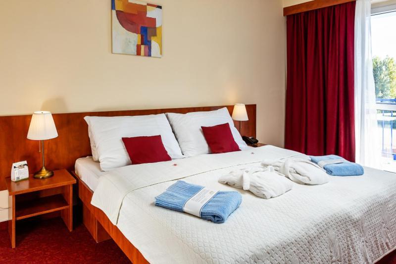 Hotel Senec Aqua Resort - Family Friendly Bagian luar foto