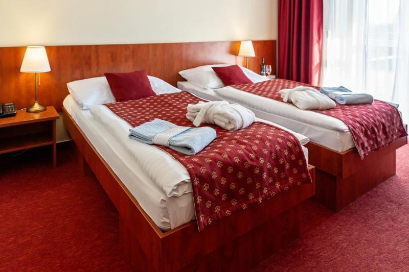 Hotel Senec Aqua Resort - Family Friendly Bagian luar foto