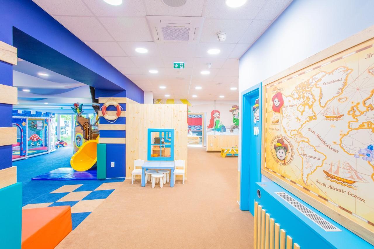 Hotel Senec Aqua Resort - Family Friendly Bagian luar foto