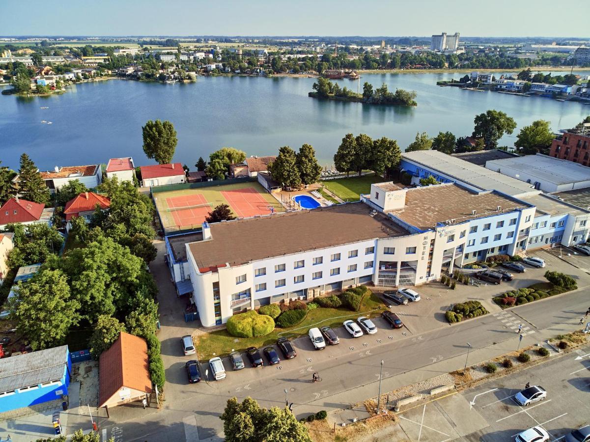 Hotel Senec Aqua Resort - Family Friendly Bagian luar foto