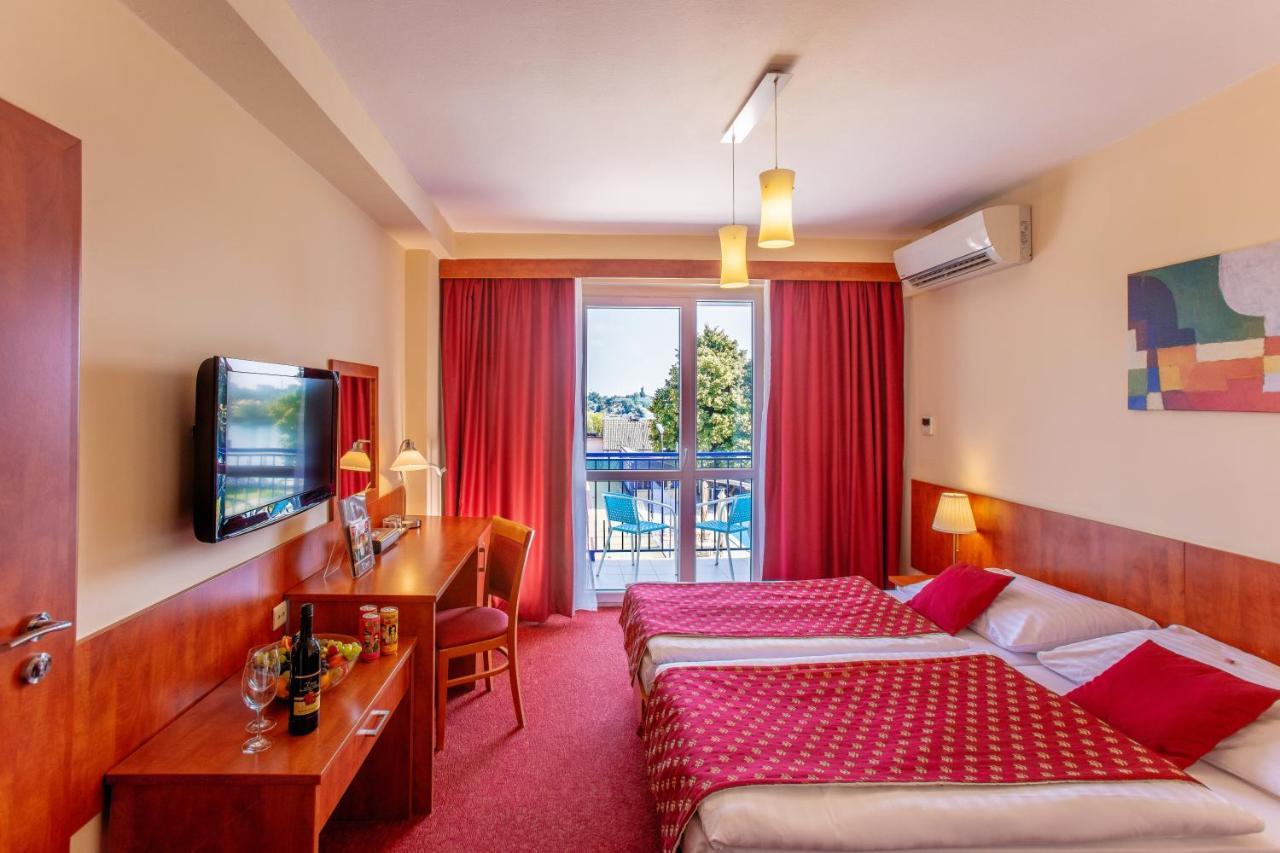 Hotel Senec Aqua Resort - Family Friendly Bagian luar foto