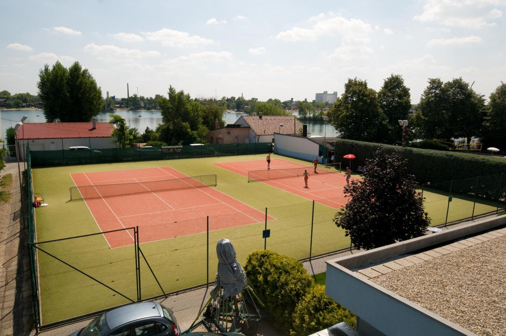 Hotel Senec Aqua Resort - Family Friendly Bagian luar foto