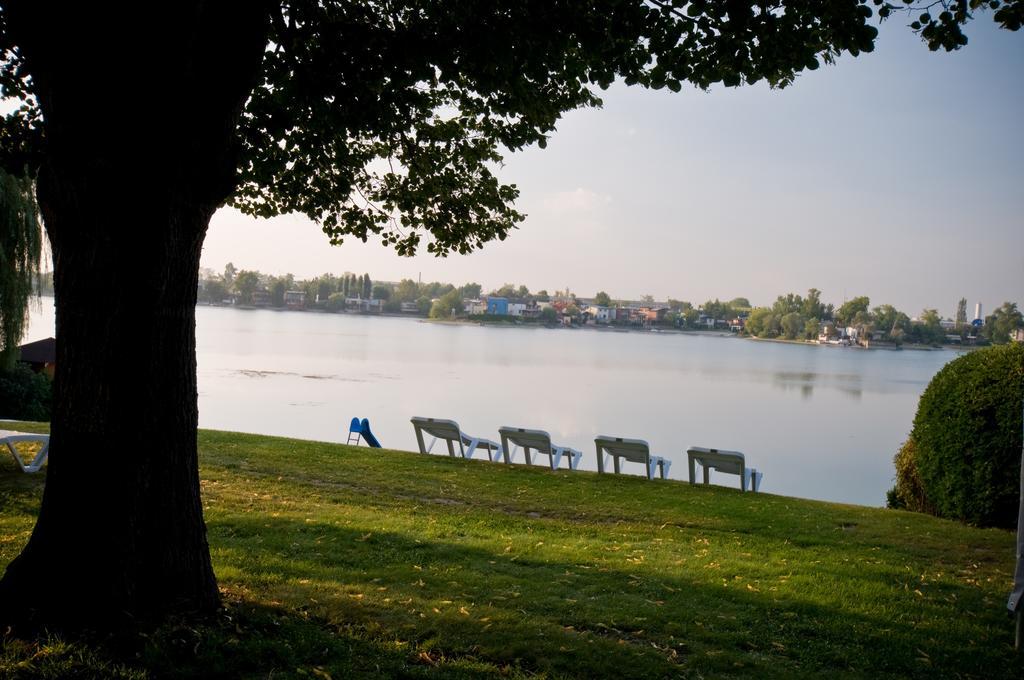 Hotel Senec Aqua Resort - Family Friendly Bagian luar foto